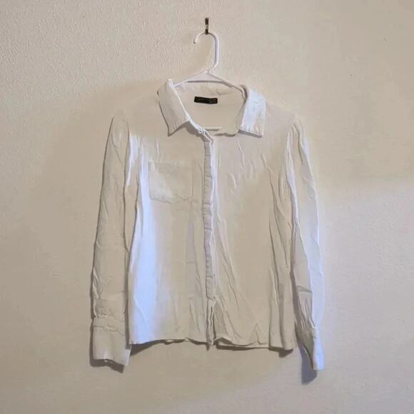 Dazy white button down top‎ size Medium - Picture 2 of 5